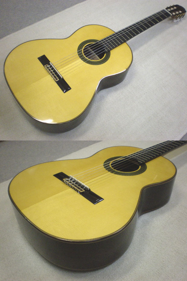 Aria クラシックギター A-100C-63 ハードケース付 セダー単板トップ