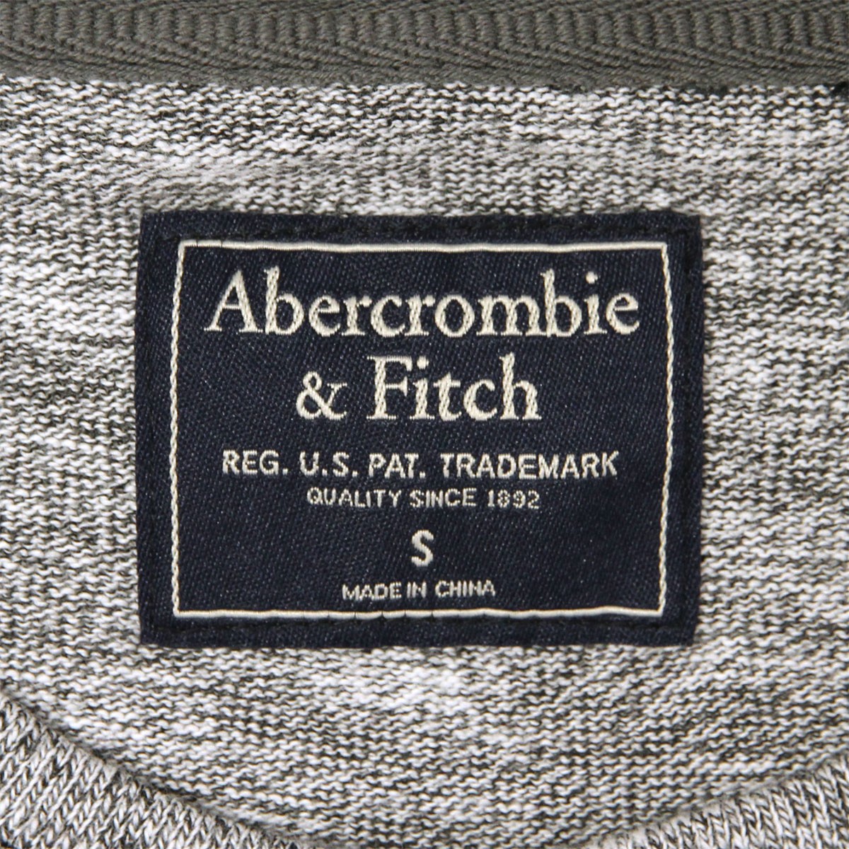 Х AbercrombieFitch   ĹµT LONG SLEEVE GRAPHIC TEE 123-238-2174-112