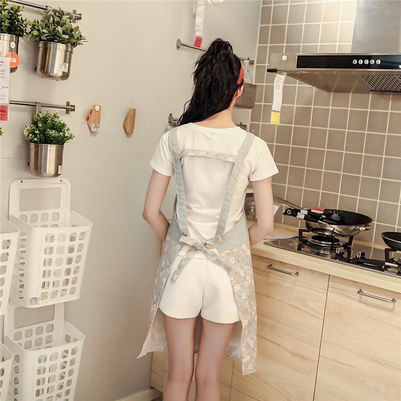 ポケット付き女性エプロン 可愛い花柄 防水裏生地 二重構造 キッチン