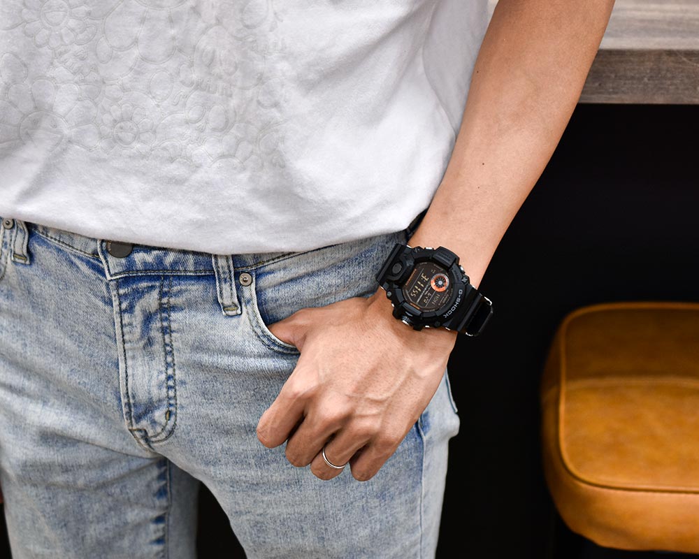 買い価格カシオ G-SHOCK Gショック　腕時計 GW‐9400BJ‐1JF 腕時計(デジタル)