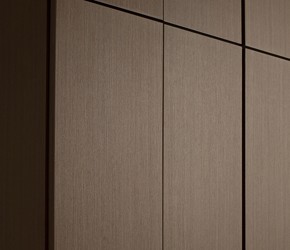 キズに強い強化プリント紙採用のブラウン