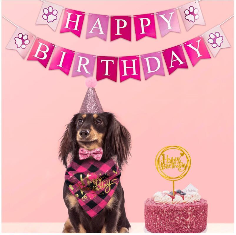 犬の誕生日パーティー用品 4点セット ピンク 小型中型犬用お誕生日おめでとう犬バンダナ 帽子とドレスの女の子セットと犬の誕生日バンダナ 特別セール品 帽子とドレスの女の子セットと犬の誕生日バンダナ