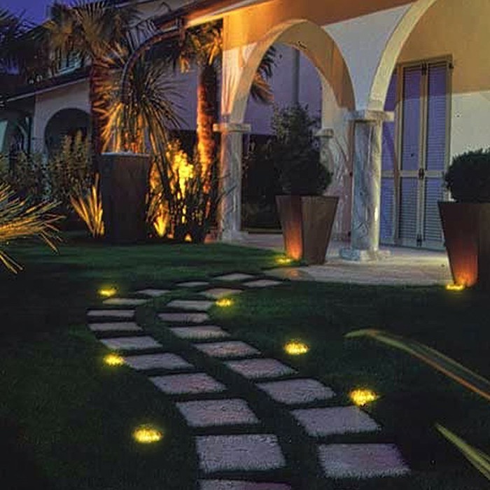 ガーデンライト 埋め込み式 ソーラーライト 4ledグラウンドライト 芝生、広場、庭園、屋外照明 エクステリアライト 庭園灯 防水 通販 