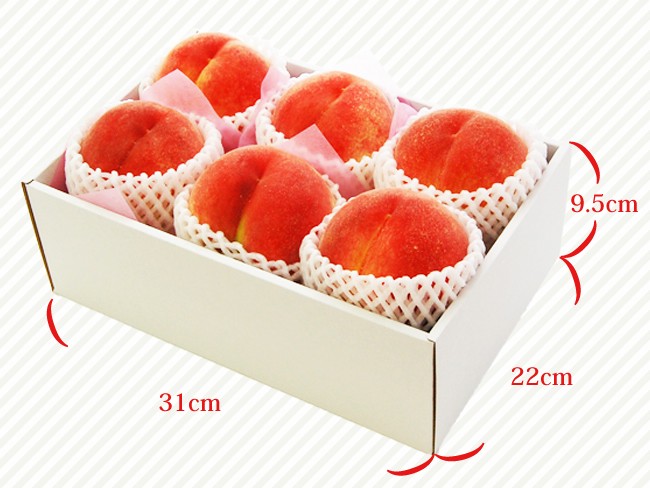 【お中元や夏のギフトに】特大の桃を化粧箱に詰めた爽やかなフルーツギフト