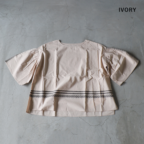 SALE セール 40%OFF  A VIEW FROM HERE アビューフロムヒア フェアトレードコットン 刺繍プルオーバー メール便対応 ピンク アイボリー ブラック 7分丈 ブラウス SALE セール 40%OFF A VIEW FROM HERE アビューフロムヒア