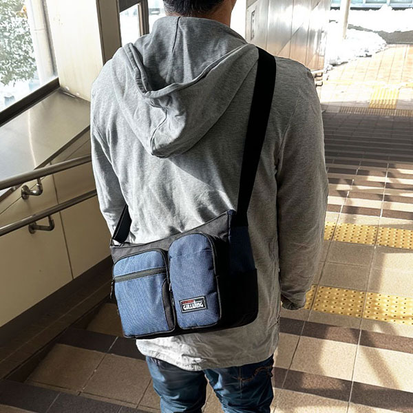 ガルウィング  ショルダーバッグ・メッセンジャーバッグ メンズ ブラック カーキグリーン ネイビー 自立型 大容量 軽量 多収納 33782-1 33782-2 33782-3 |  | 02