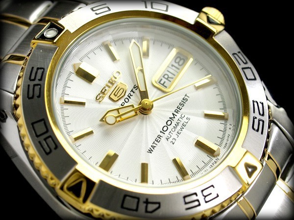 日本製逆輸入SEIKO5SPORTS】セイコー5メンズ自動巻き腕時計 ギョーシエ