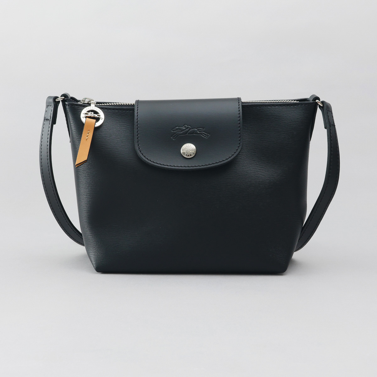 【新品】LONGCHAMP プリアージュ・ネオXS 斜め掛け定番ブラック 新品】LONGCHAMP プリアージュ・ネオXS 斜め掛け定番ブラック