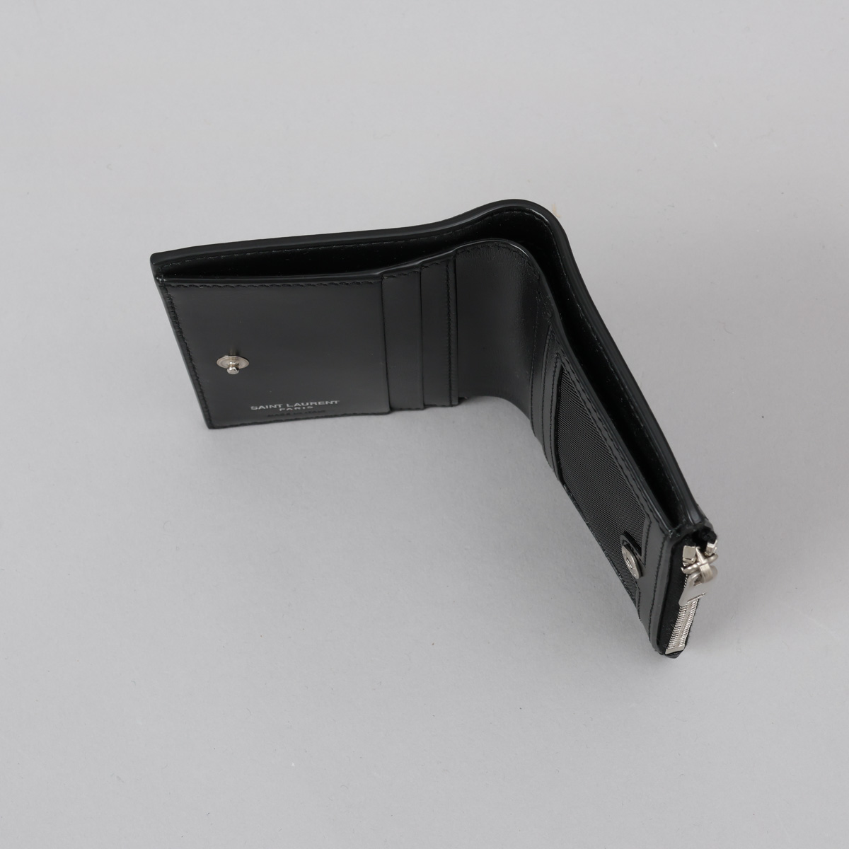 SAINT LAURENT ブラックレザー二つ折り財布 SAINT LAURENT サンローラン 2つ折財布 ブラック 財布 ロゴ