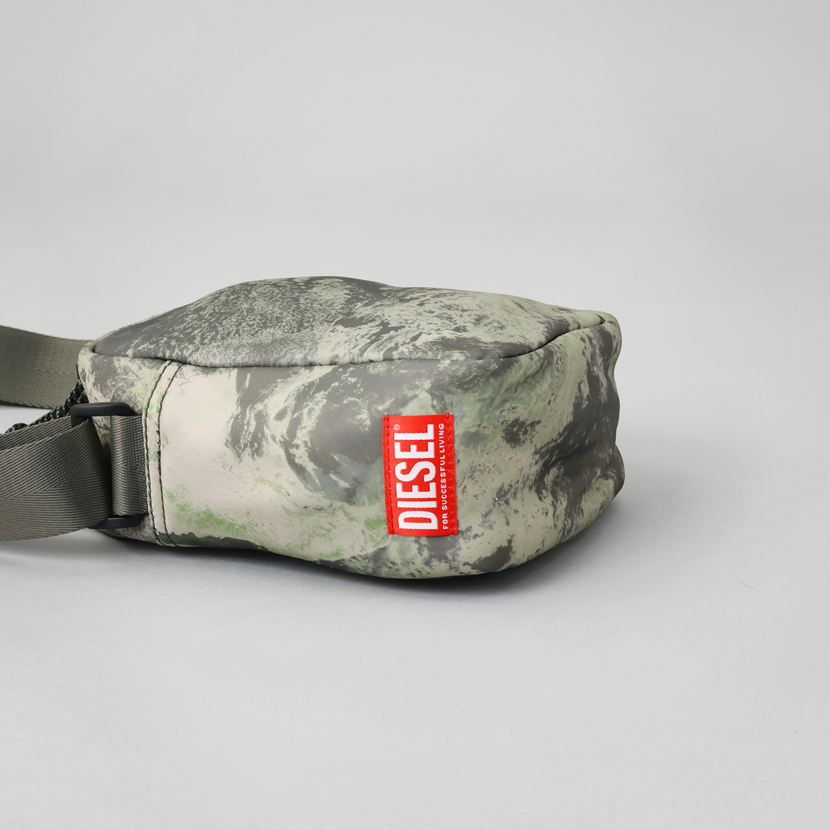 DIESEL ディーゼル ショルダーバッグ バッグ クロスボディ なな