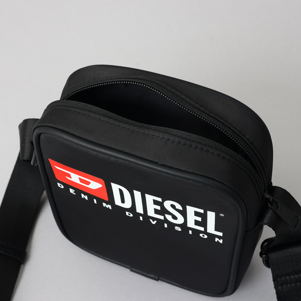 DIESEL プレート ミニ クロスボディ バッグ 楽天市場】ディーゼル DIESEL バッグ ショルダーバッグ クロス