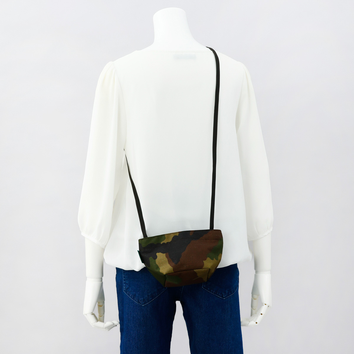 美品　廃盤エルベシャプリエ　迷彩 メッセンジャーバッグ ショルダーストラップ 美品 廃盤エルベシャプリエ 迷彩 メッセンジャーバッグ ショルダー