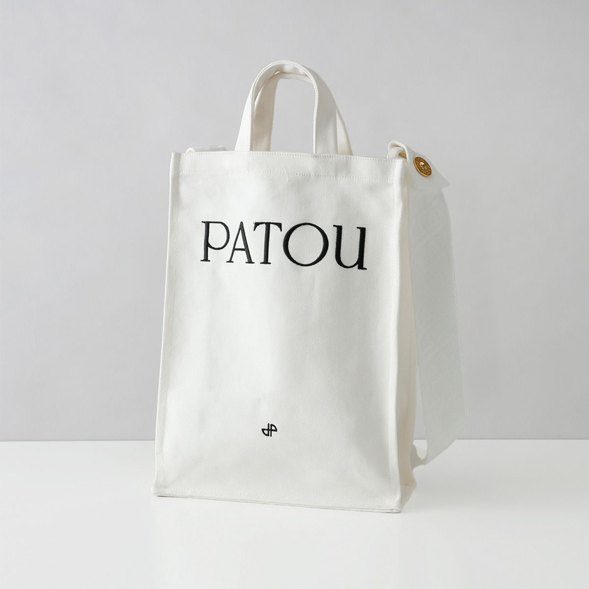 Patou パトゥ ボタンディテールトートバッグ 送料関税込み パトゥ ラージトートバッグ By：PATOU（パトゥ） | dranb