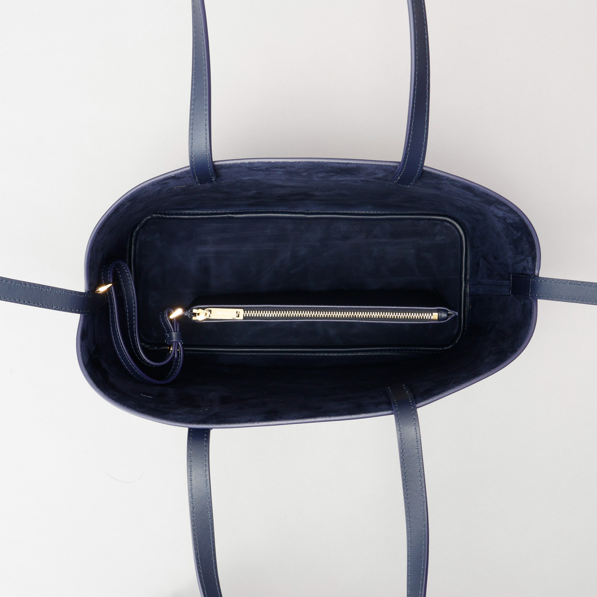✨美品✨フェラガモ ハンドバッグ アクセサリーポーチ ヴァラ ネイビー VARA（Salvatore Ferragamo） フェラガモ がま口 ミニバッグ