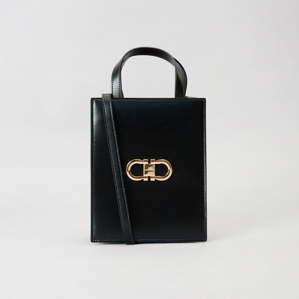 FERRAGAMO（フェラガモ） 並行輸入 ハンドバッグ ブラック NERO/FLAME