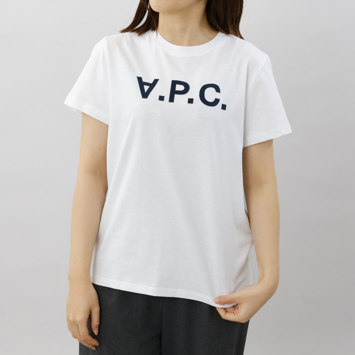 アーペーセー A.P.C. レディースTシャツ ホワイト/ネイビーロゴ IAK DARK NAVY F26588 COBQX｜1ststreet｜02