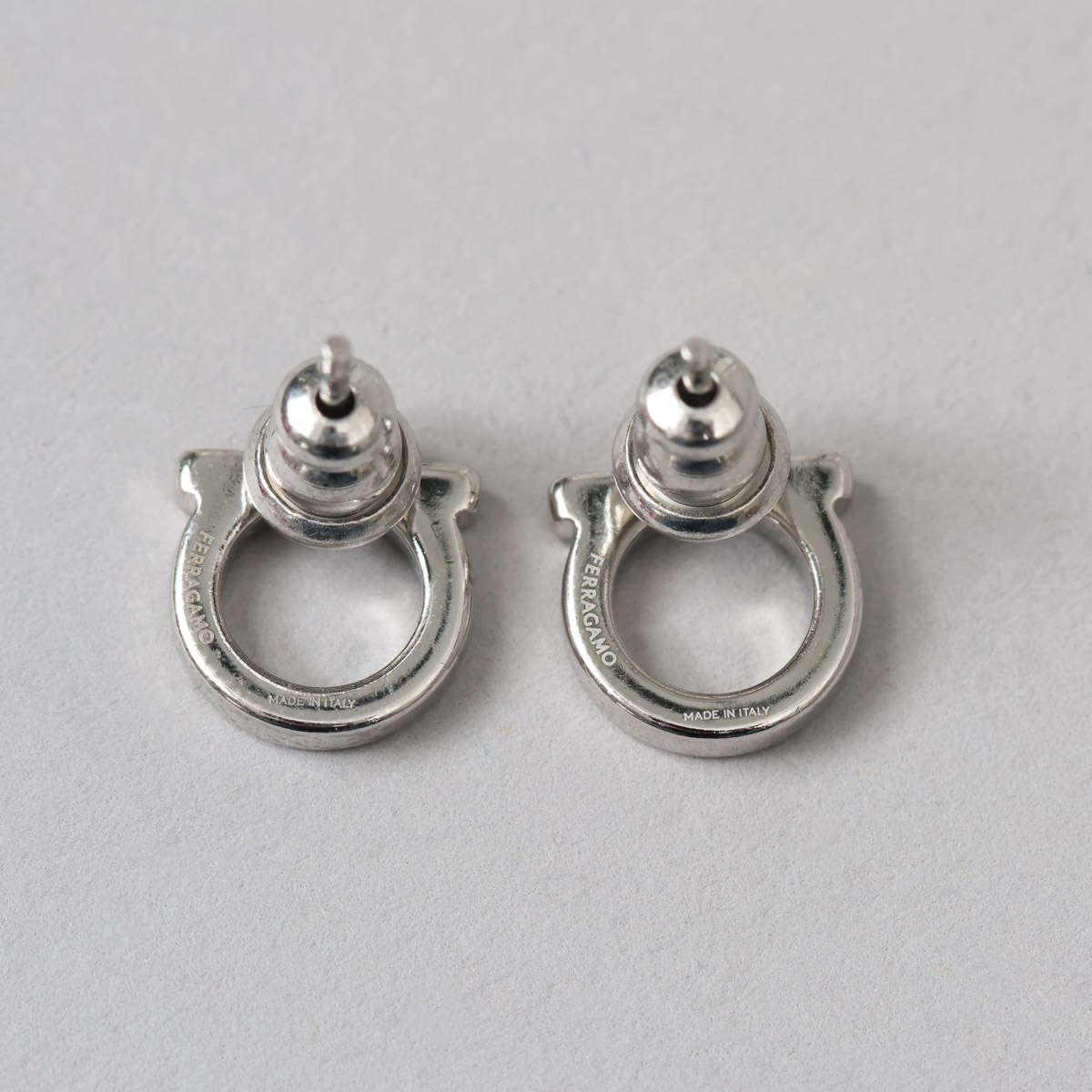 FERRAGAMO（フェラガモ） 並行輸入 ピアス シルバー 760120 696433