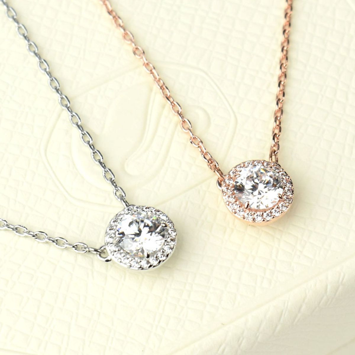 スワロフスキー SWAROVSKI ペンダント CONSTELLA PENDANT ROUND CUT