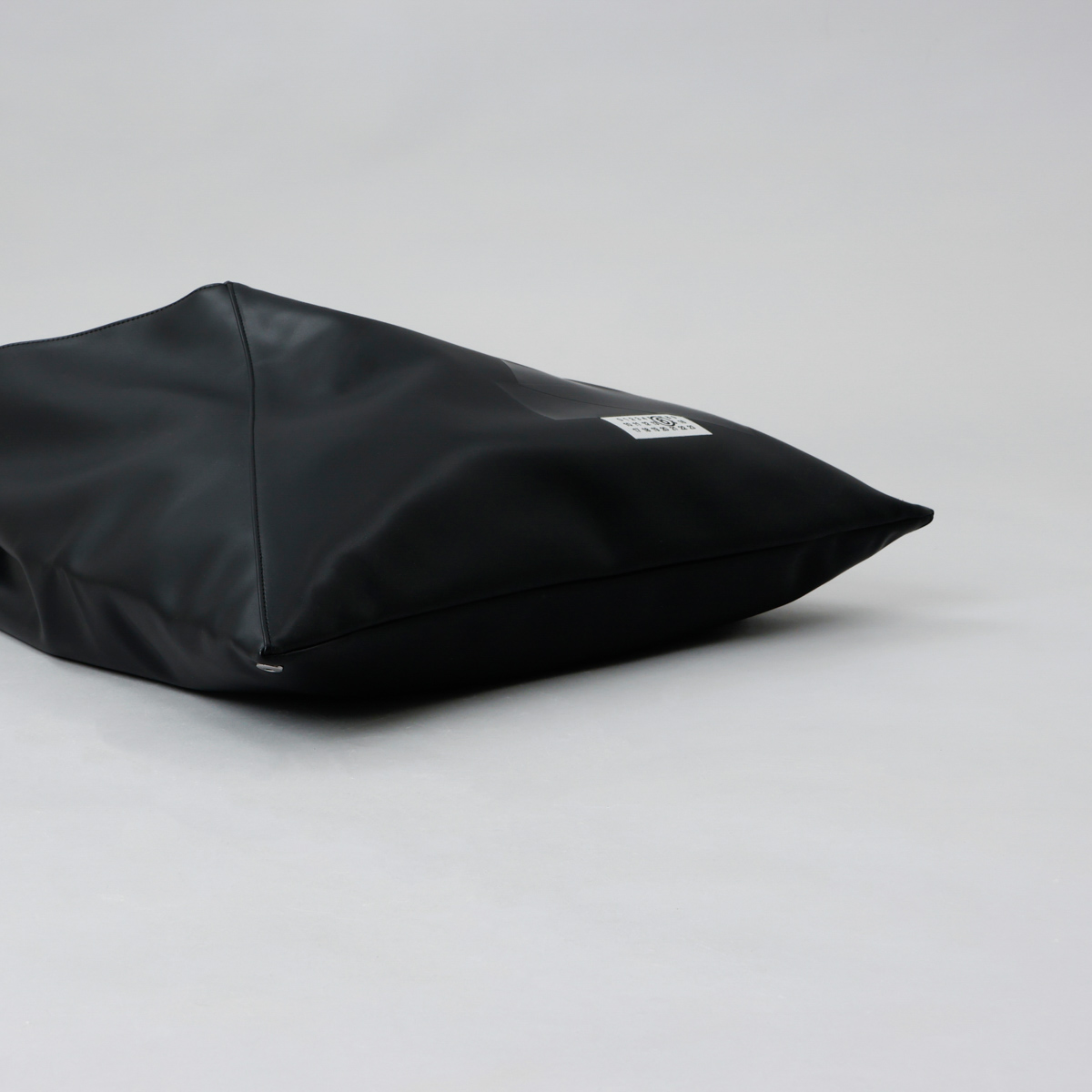 【Maison Margiela】美品　メゾンマルジェラ ボディバッグ 黒 MM6 並行輸入 エムエムシックス メゾン マルジェラ MAISON MARGIELA