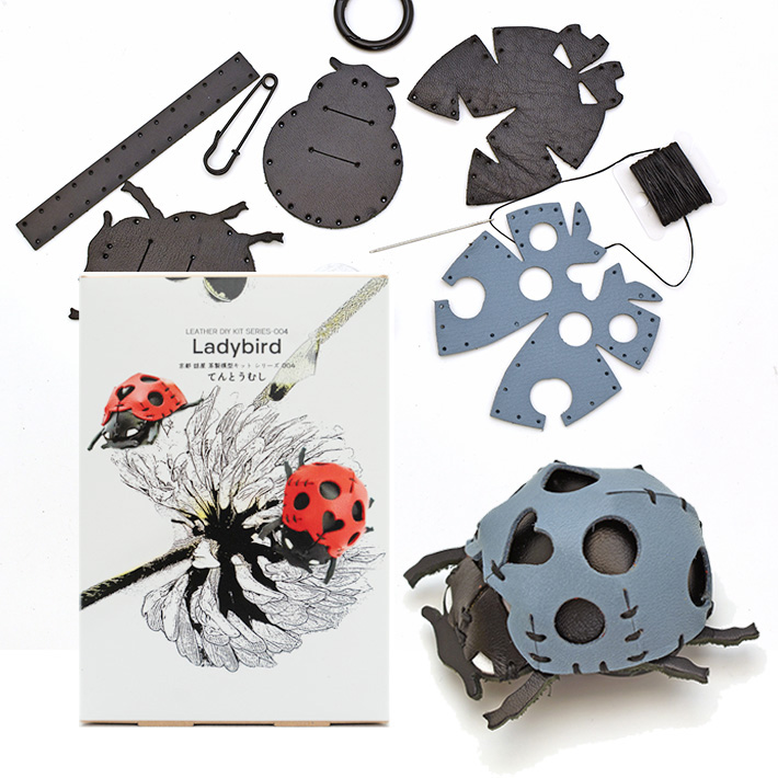 本革 レザークラフト 革で作る てんとうむし テントウムシ 初心者 キット 工作 糸 道具付き ハンドメイド 趣味 革小物 革雑貨 革細工 革模型 送料無料 No.808633 |  | 02