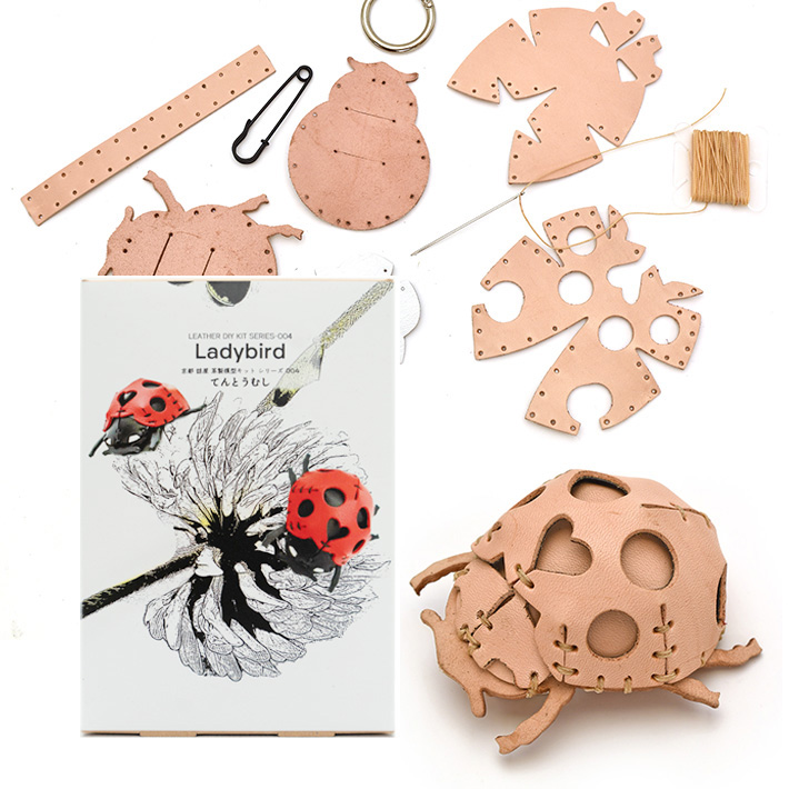 本革 レザークラフト 革で作る てんとうむし テントウムシ 初心者 キット 工作 糸 道具付き ハンドメイド 趣味 革小物 革雑貨 革細工 革模型 送料無料 No.808633 |  | 04