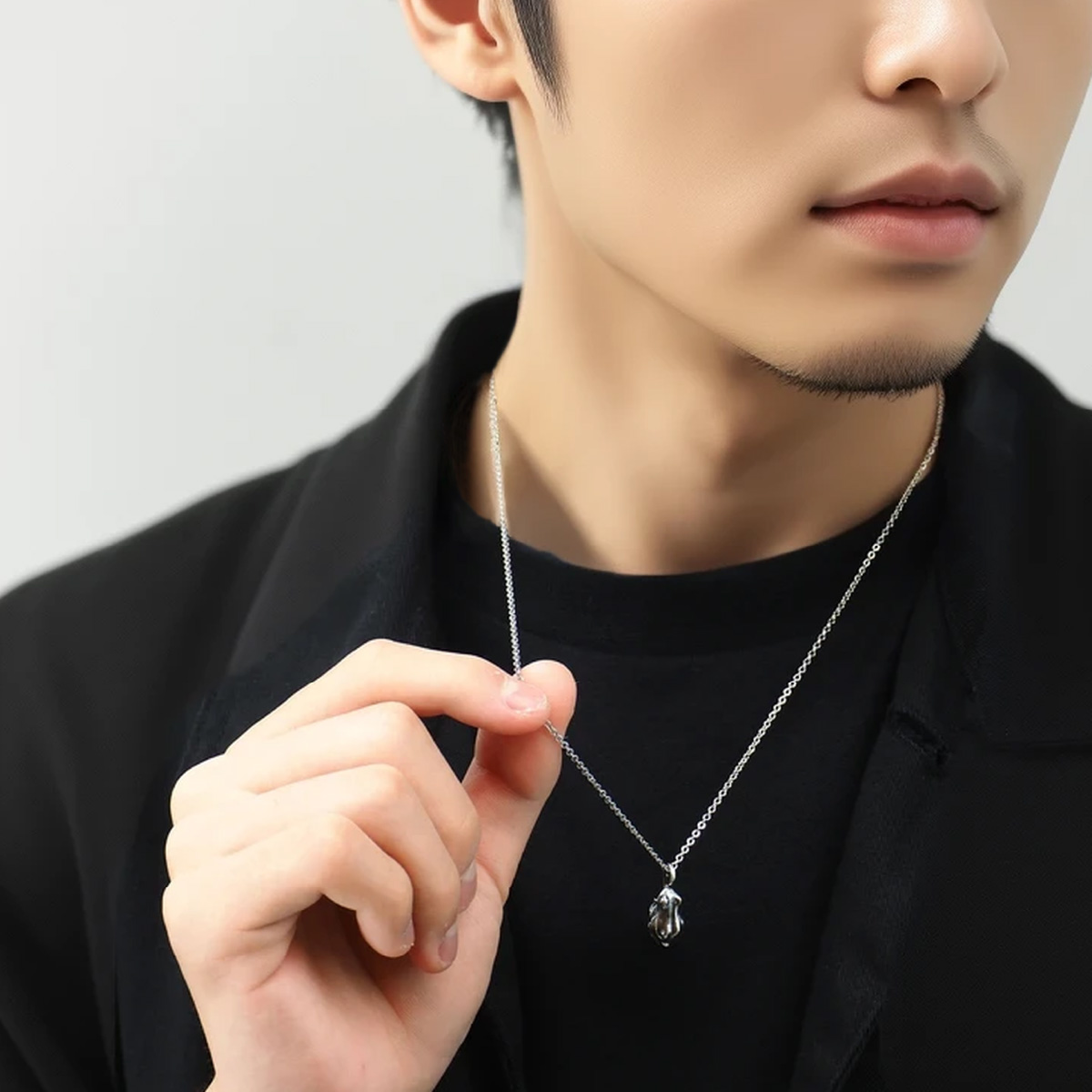 ネックレス シルバー925 カエル アクセサリー 小さなカエル 蛙 金属 ネックレス シルバー925 カエル アクセサリー 小さなカエル 蛙 金属