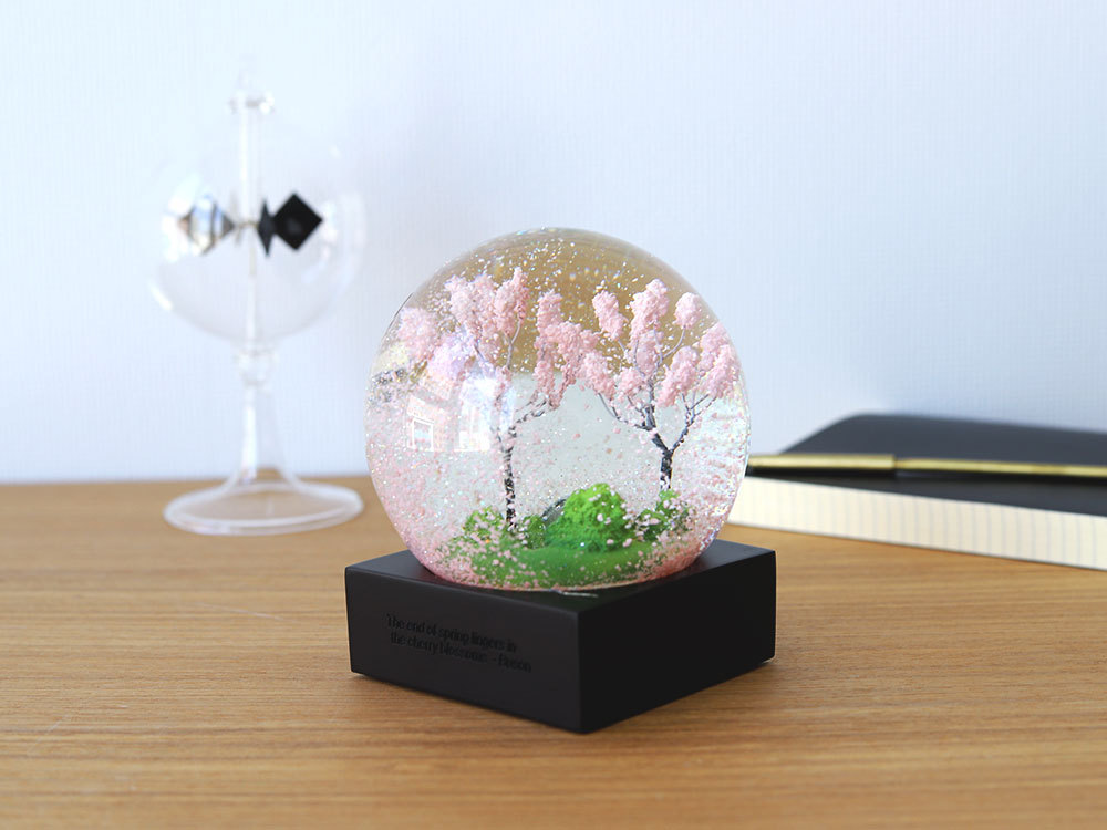 いてくださ クールスノーグローブス Snow Globes Spring Big Trike Inc 春 桜 ミツヨシ 通販