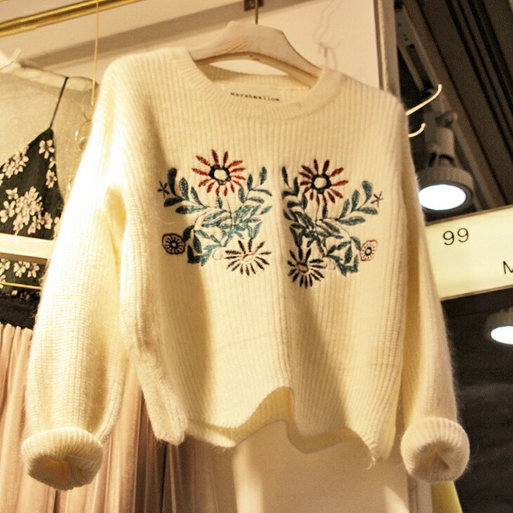フラワー刺繍ラウンドネックセーター  薄手セーター 大人ニットセーター 大人カジュアル 大人ガーリー 大人韓国コーデ 大人コーデ 大人可愛い