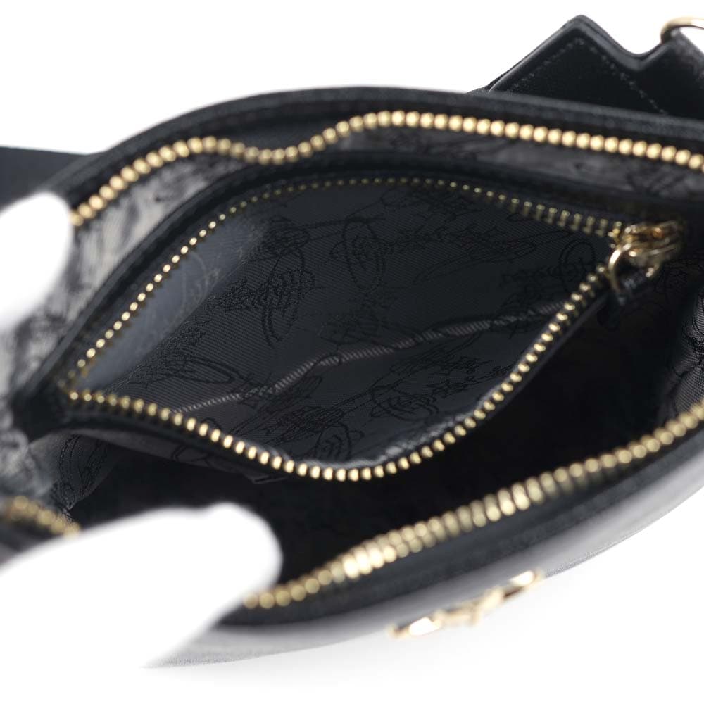 Vivienne Westwood ボディバック　オーブ 総柄　金具　PVC Vivienne Westwood（ヴィヴィアンウエストウッド） ハンドバッグ