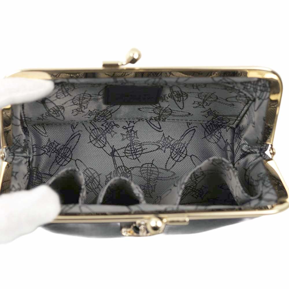 Vivienne Westwood ホワイトポーチ Vivienne Westwood（ヴィヴィアンウエストウッド） 新品 Vivienne