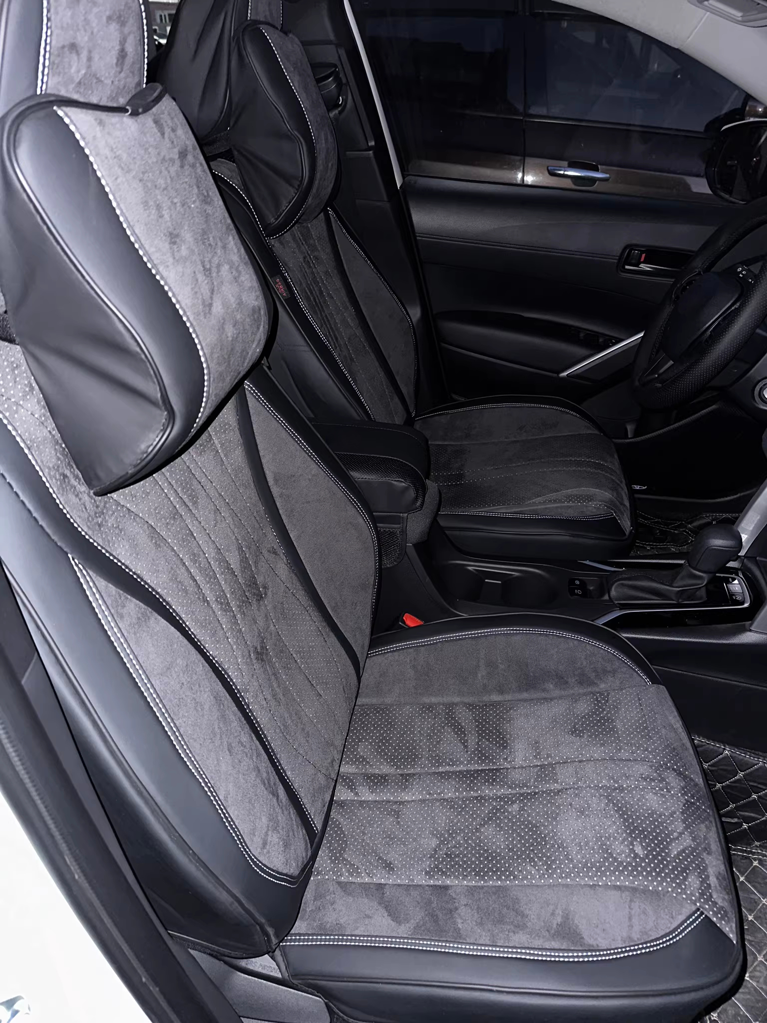 アルファロメオ(ALFA ROMEO) ステルヴィオ シートカバー スエード アルファロメオ(ALFA ROMEO) ステルヴィオ シートカバー スエード
