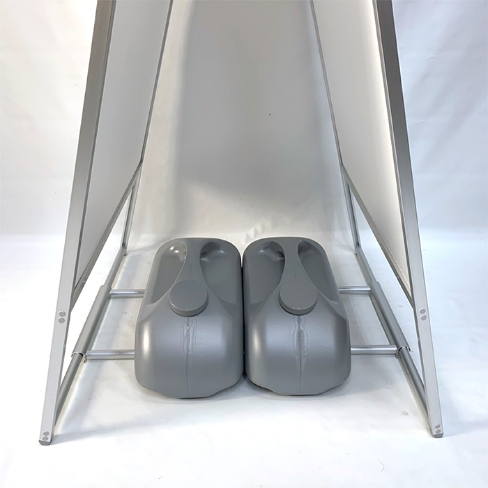 屋内用両面ポスタースタンド保持パイプとウエイト