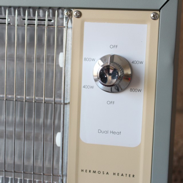 ハモサHKレトロヒーターサックスグレー 2017年モデル HERMOSA HK RETRO HEATER SX 石英管ヒーター 400W、800Wの2段階 レトロ調デザインのおしゃれなヒーター