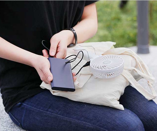 充電式マルチハンディファン アロマ対応 PR-F015 ハンディ扇風機、卓上