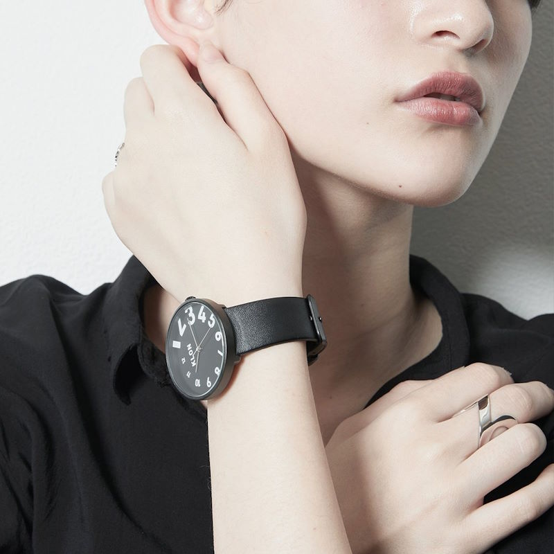 KLON/クローン EDDY TIME BLACK FRAME 40mm デザインウォッチ 腕時計 渦を巻く数字のデザインが印象的なおしゃれな腕時計  黒文字盤 フレームや金具は全て黒-7dials(セブンダイヤルズ)本店