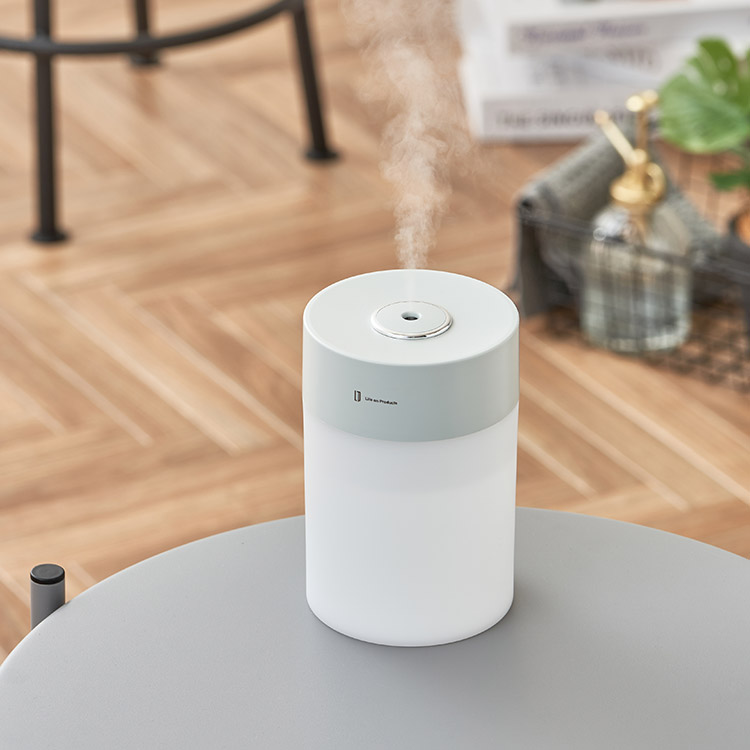 USB給電式加湿器 LEDライト付 シンプルなデザインとほのかに灯るLEDの