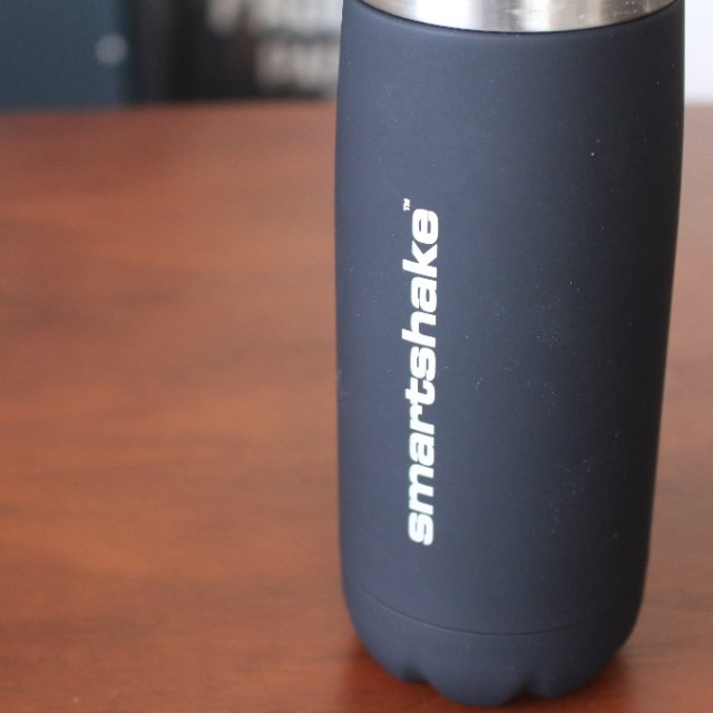 直飲みステンレスボトル horei 10時間 キャップはストラップ付 ストラップ付フタ 保冷 スマートシェイクリテイン smartshakeretain おしゃれ 水筒