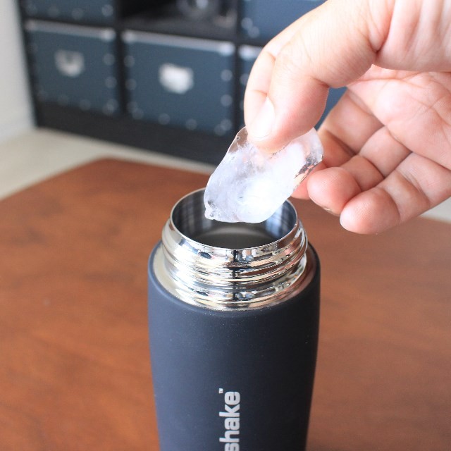 直飲みステンレスボトル horei 10時間 キャップはストラップ付 ストラップ付フタ 保冷 スマートシェイクリテイン smartshakeretain おしゃれ 水筒