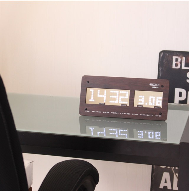 LED CLOCK Starkey/LED電波時計 スターキー 壁掛け時計、置時計どちらでも使える電波時計  上からドロップダウンで時刻が切り替わるおしゃれなインテリア時計