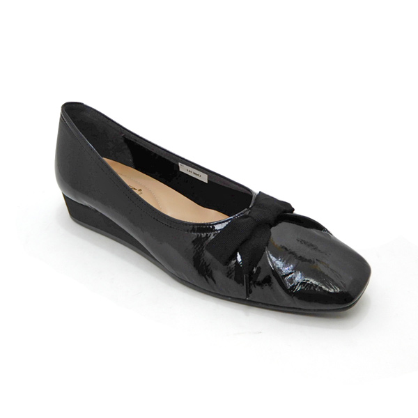 美品［フィズリーン］ レザー フラットシューズ 24cm FIZZ REEN（フィズリーン） パンプス 黒 エナメル リボン 本革 靴