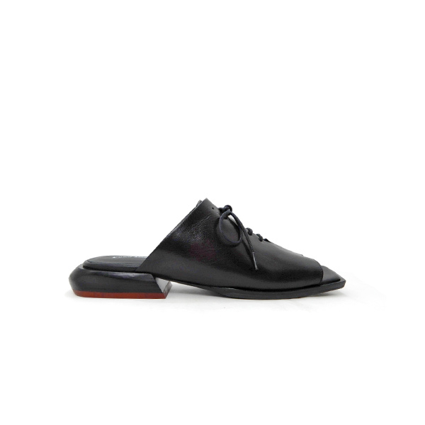 yuko imanishi +（ユウコイマニシプラス） サンダル 人気 ローヒール