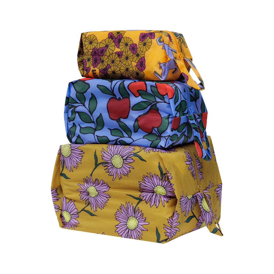 BAGGU（バグゥ） ポーチ バグー バグ 3D zip pouch サンリオ 小物入れ