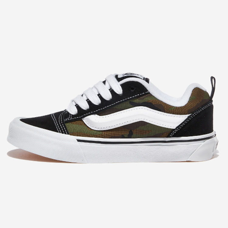 VANS スニーカー KNU SKOOL CAMO BLACK TRUE WHITE VN0009Q...