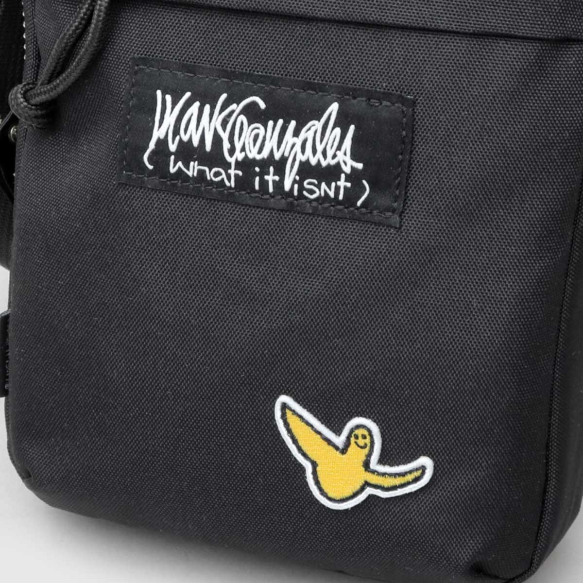 What it isNt）ART BY MARKGONZALES What isNt ART ワットイット