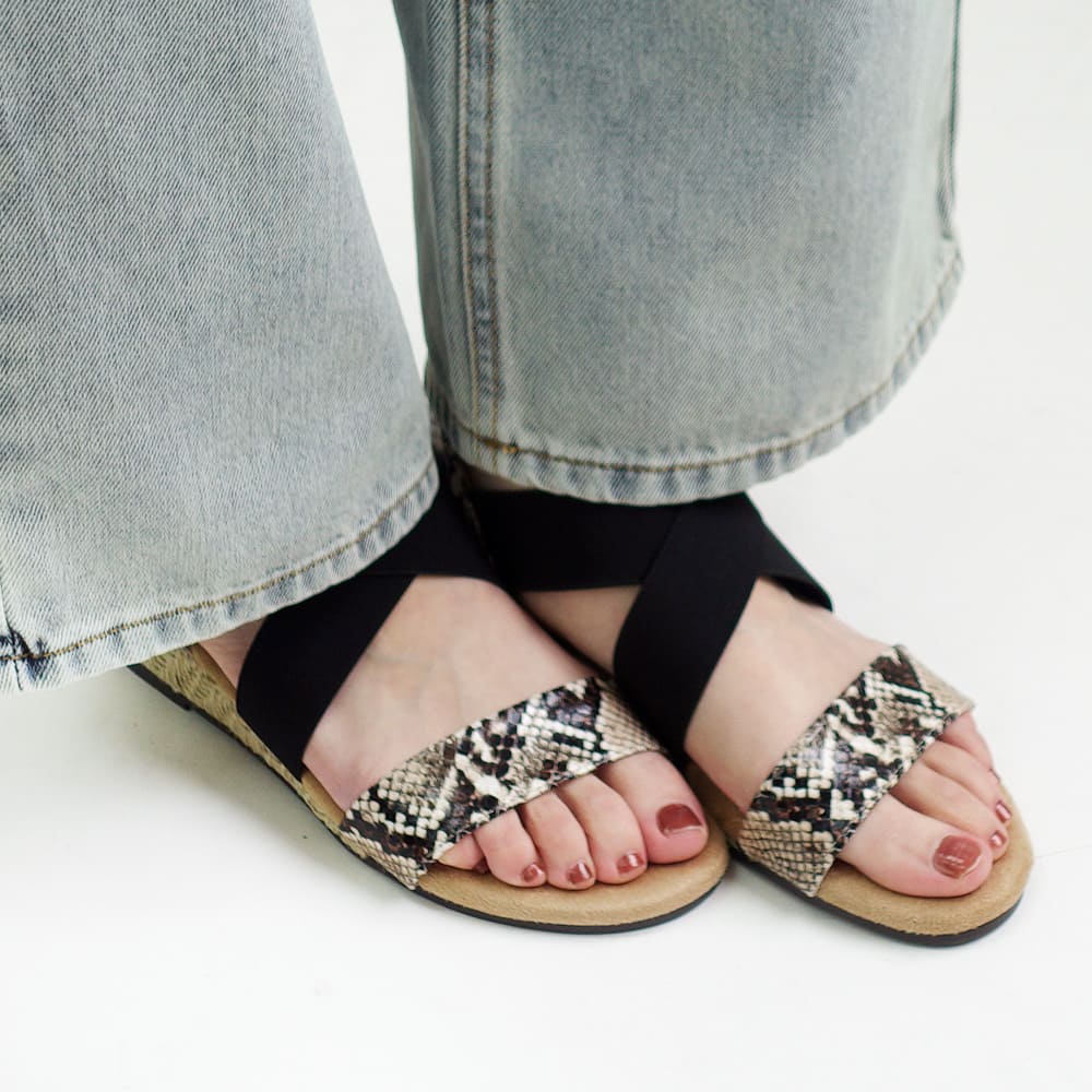 サンダル レディース 歩きやすい 50代 黒 ヒール 痛くない 履きやすい 夏 クロスベルト ウェッジソール 厚底 シューズ 春夏 | Scramble | 10