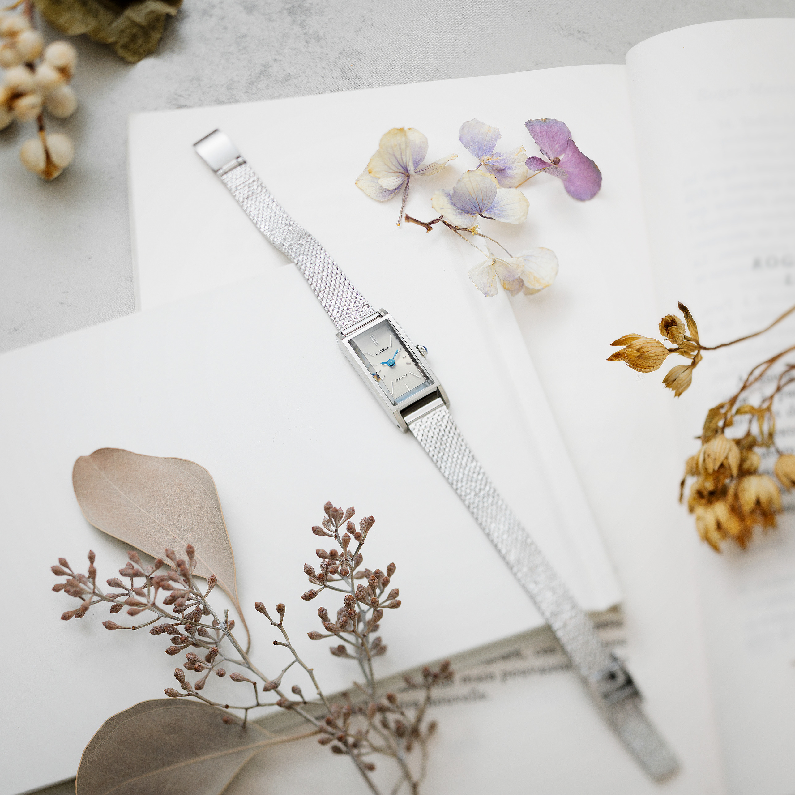 CITIZEN（シチズン） キー ソーラー時計 Kii: 腕時計 エコ・ドライブ