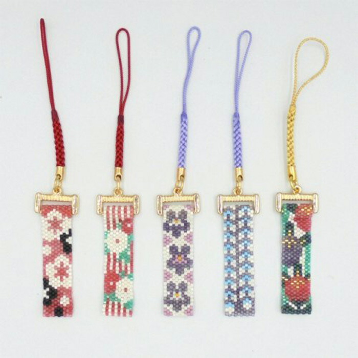 ビーズステッチキット 京・西陣柄京染風根付け 菊 pb-199 : 手芸用品の