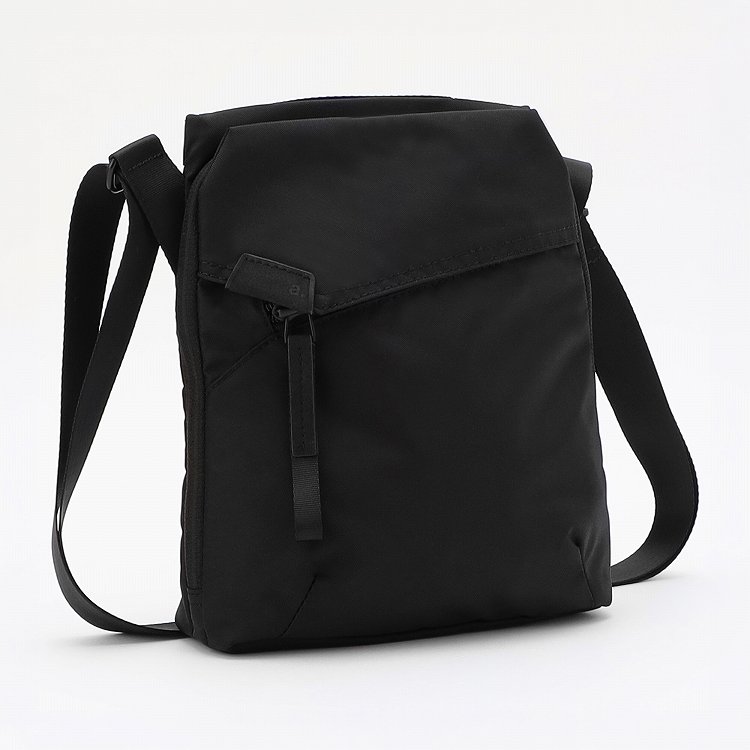 ace. GENE LABEL エース公式 ショルダーバッグ タテ型 軽量 500ml収納