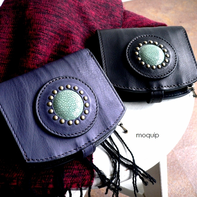 moquip モキップ ガルーシャカーフレザー 折り財布 WLCG06182 ブルー/ブラック moquip（モキップ） ガルーシャカーフレザー 折り財布 WLCG06182