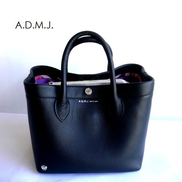 ADMJ モーツァルト レザー ボトムアクセント ハンド トート バッグ モーツァルト/バイカラー金ボタントートM | A.D.M.J.公式オンラインストア